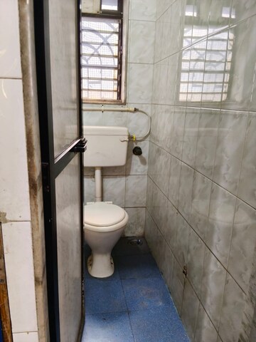 Master Bedroom in 1 BHK Apartment at Kurla East – for Rent