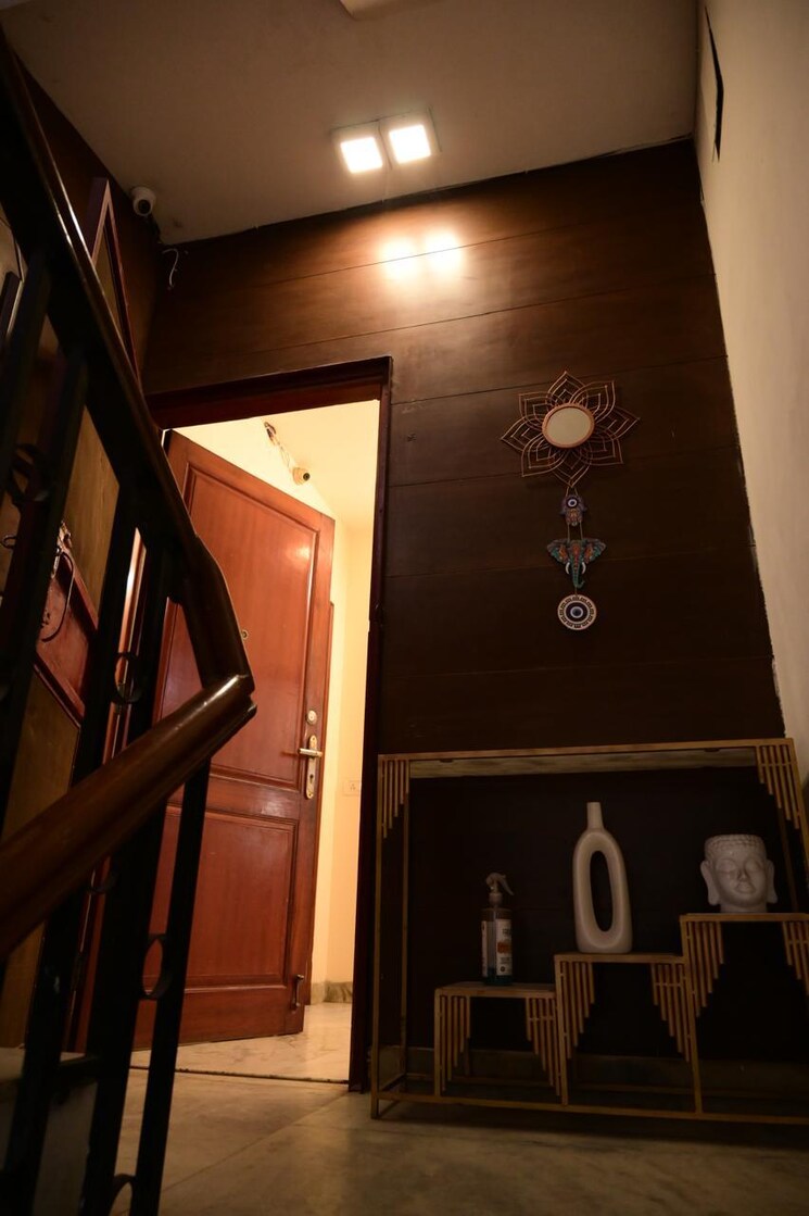 undefined, hauz khas 3 Bedroom 2000 Sq.Ft. Builder Floor In Hauz Khas Delhi 9485996