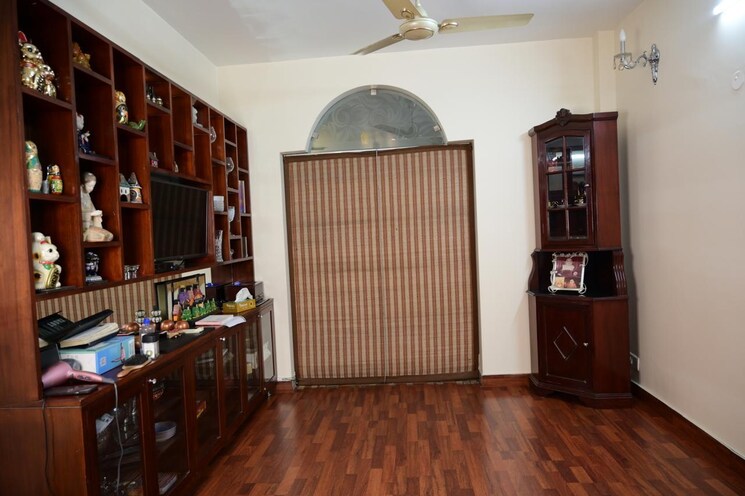 Living Room, hauz khas 3 Bedroom 2000 Sq.Ft. Builder Floor In Hauz Khas Delhi 9485996