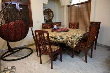Bedroom in 3 BHK Builder Floor at Hauz Khas – for Rent