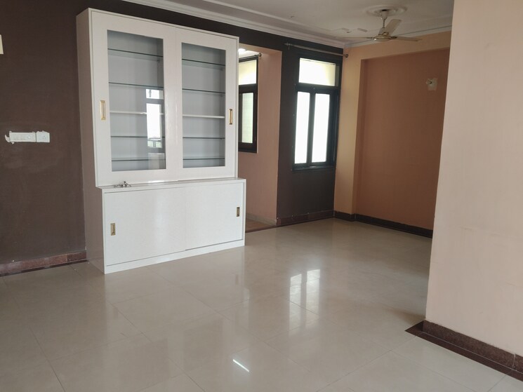 Room, sector 21c 3 Bedroom 1450 Sq.Ft. Apartment In Sector 21c Faridabad 9486019