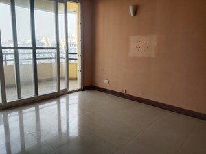 Room in 3 BHK Apartment at Sector 21c – for Rent