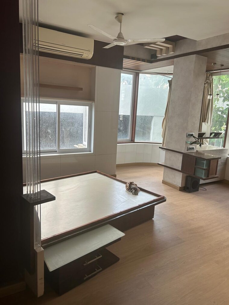 Bathroom, breach candy 3 Bedroom 1450 Sq.Ft. Apartment In Breach Candy Mumbai 9486021