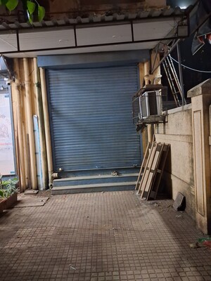  Shop For Rent in Vinayak Tower, Andheri West
