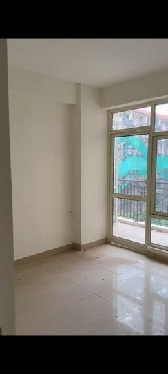 2 BHK Apartment For Sale in Pareena Laxmi Apartments