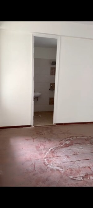 Room in 2 BHK Apartment at Pareena Laxmi Apartments, Sector 99 – for Sale