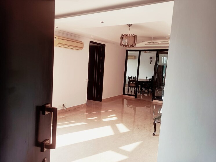 Room, defence colony 3 Bedroom 2700 Sq.Ft. Builder Floor In Defence Colony Delhi 9486031