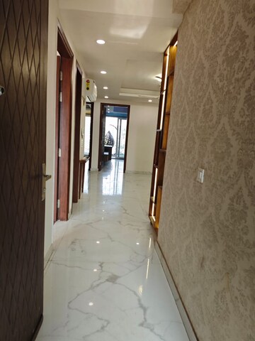 Building Lobby in 3 BHK Builder Floor at South City 1 – for Rent