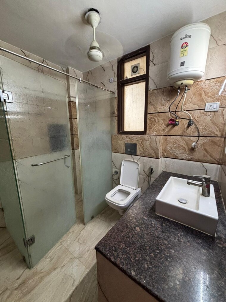 Bathroom, saket 4 Bedroom 2300 Sq.Ft. Builder Floor In Saket Delhi 9486037