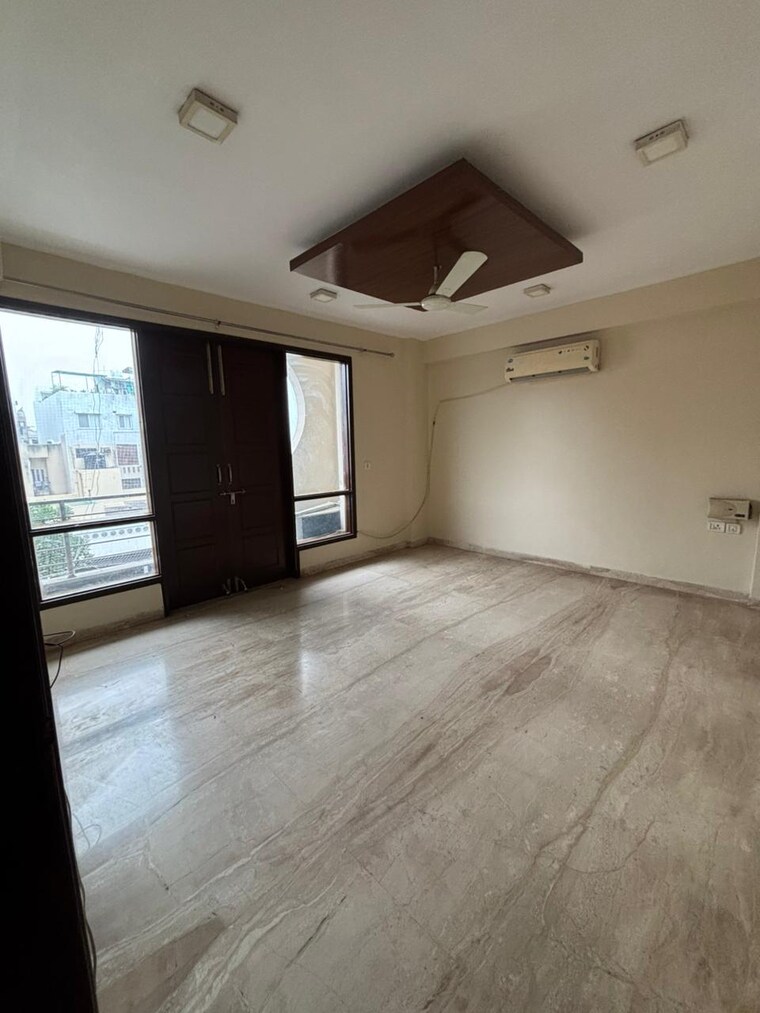 Room, saket 4 Bedroom 2300 Sq.Ft. Builder Floor In Saket Delhi 9486037