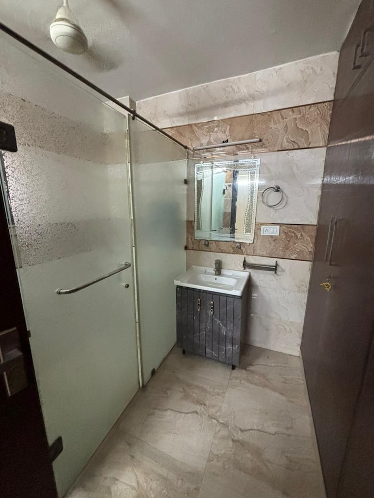 Bathroom, saket 4 Bedroom 2300 Sq.Ft. Builder Floor In Saket Delhi 9486037