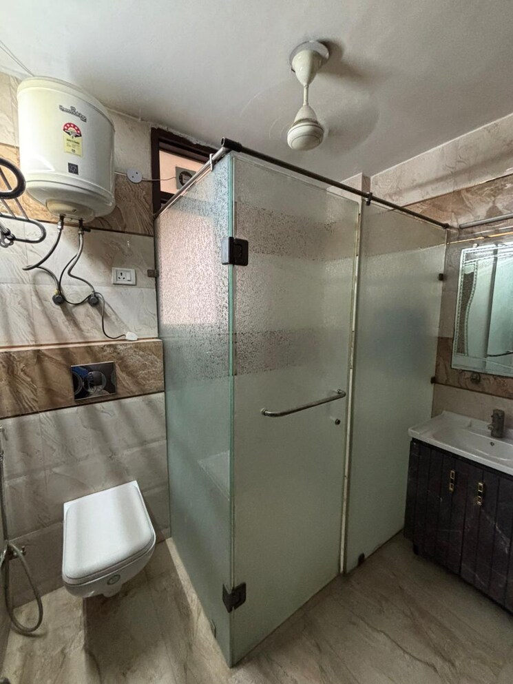 Bathroom, saket 4 Bedroom 2300 Sq.Ft. Builder Floor In Saket Delhi 9486037