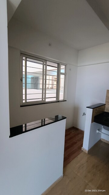 Room in 2 BHK Apartment at VTP Leonara, Mahalunge – for Rent