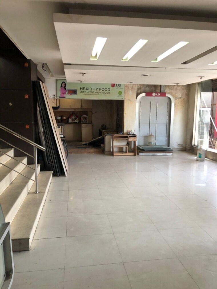 Gym, laxmi nagar 2 Bedroom 467 Sq.Ft. Builder Floor In Laxmi Nagar Delhi 9486062