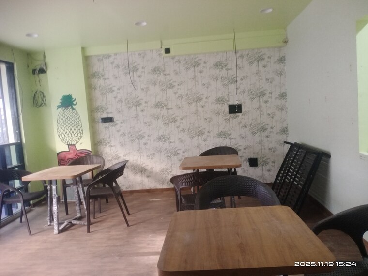 Living Room, alkapuri Commercial Showroom 1200 Sq.Ft. In Alkapuri Vadodara 9486085