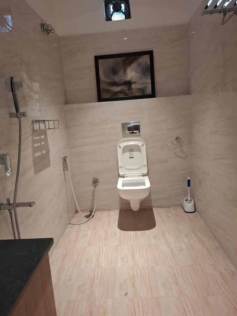 Bathroom, banjara hills 2 Bedroom 1800 Sq.Ft. Apartment In Banjara Hills Hyderabad 9486082