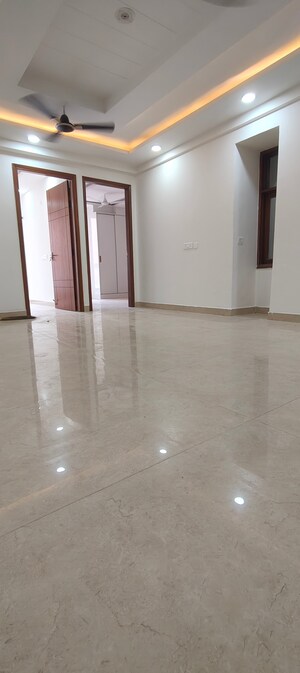 Room in 3 BHK Builder Floor at Chattarpur – for Rent