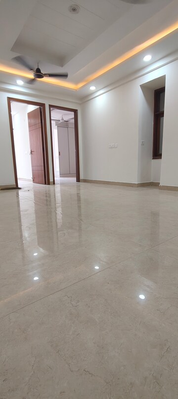 Room in 3 BHK Builder Floor at Chattarpur – for Rent