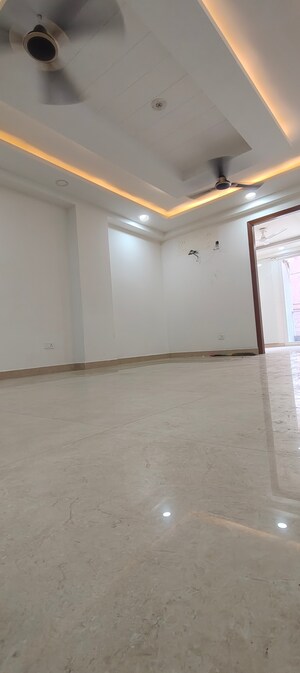 Room in 3 BHK Builder Floor at Chattarpur – for Rent