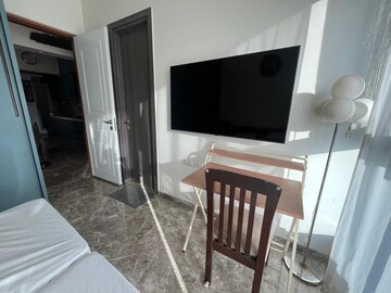 Staircase in 2 BHK Apartment at Sheth Beaumonte, Sion East – for Rent