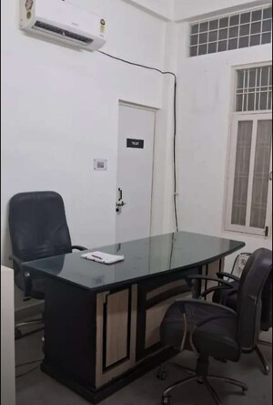  Office Space For Rent in Hazratganj