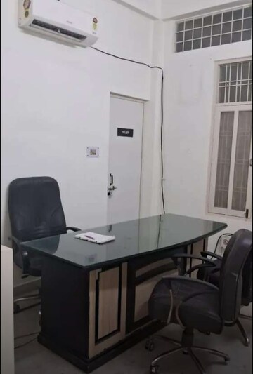  Office Space For Rent in Hazratganj