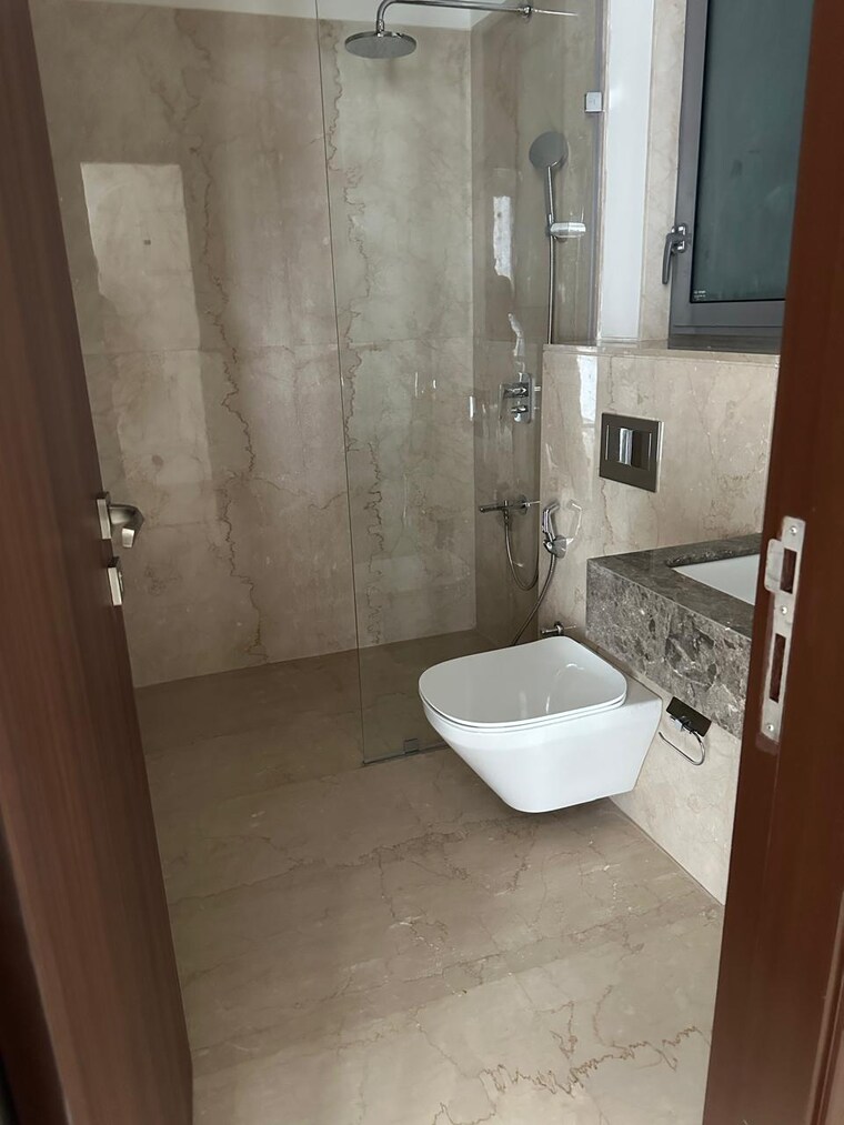 Attached Bathroom, piramal-mahalaxmi 2 Bedroom 740 Sq.Ft. Apartment In Mahalaxmi Mumbai 9486155