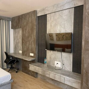 Room in 1 RK Apartment at Raja Park – for Rent