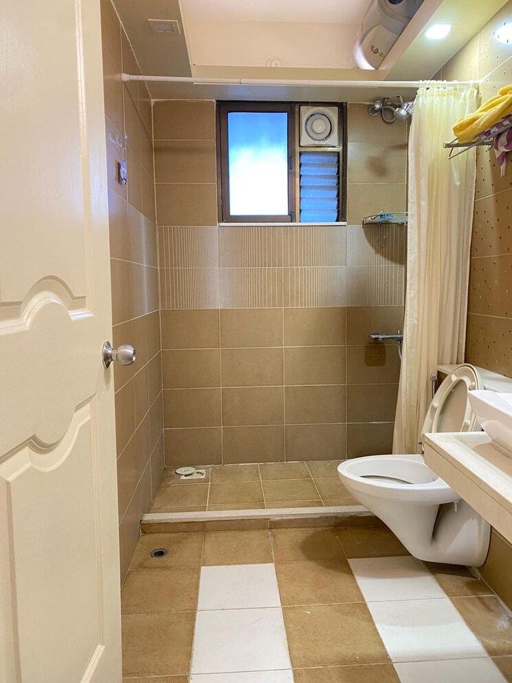 Bathroom, konark-indrayu-enclave-2 3.5 Bedroom 1400 Sq.Ft. Apartment In Kondhwa Pune 9486172