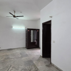 Room in 3 BHK Builder Floor at Malviya Nagar – for Rent