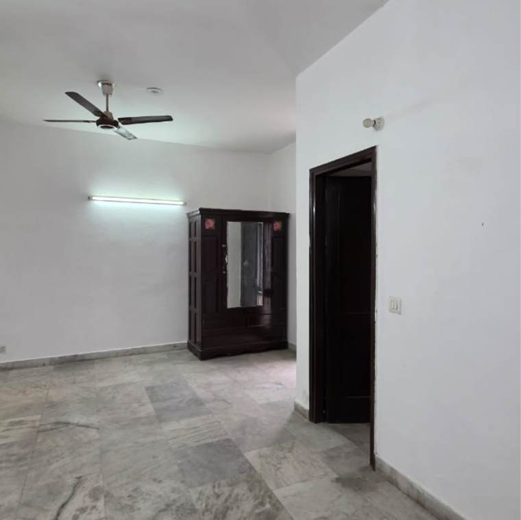 Room, malviya nagar 3 Bedroom 1600 Sq.Ft. Builder Floor In Malviya Nagar Delhi 9486178