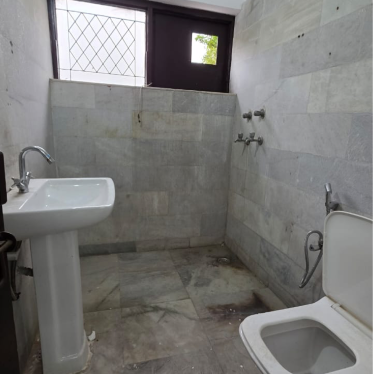 Bathroom, malviya nagar 3 Bedroom 1600 Sq.Ft. Builder Floor In Malviya Nagar Delhi 9486178