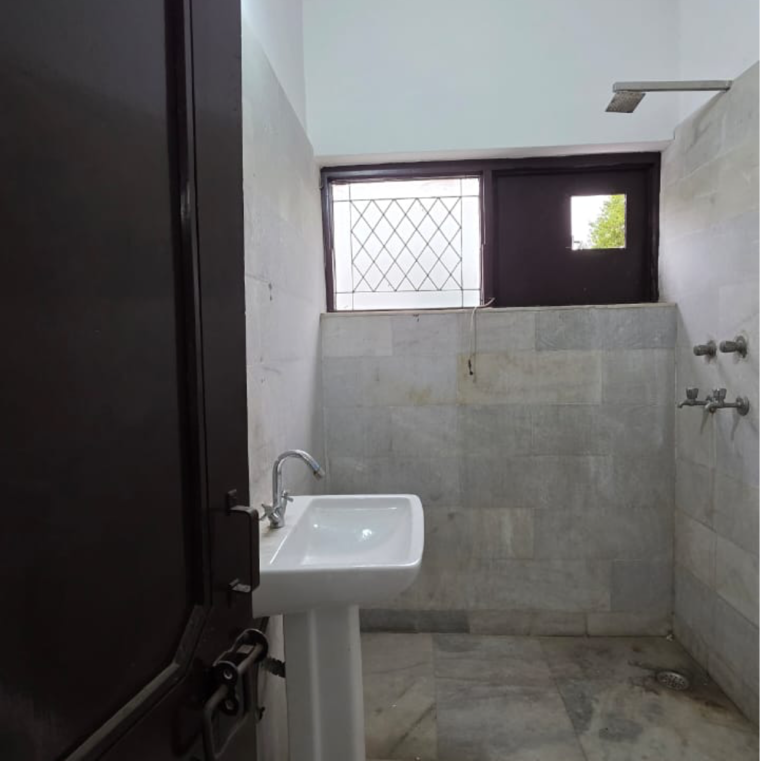 Bathroom, malviya nagar 3 Bedroom 1600 Sq.Ft. Builder Floor In Malviya Nagar Delhi 9486178