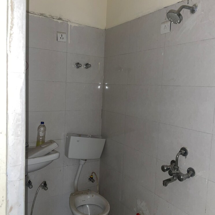 Bathroom, conscient-habitat-residences 3 Bedroom 750 Sq.Ft. Apartment In Faridpur Faridabad 9486188