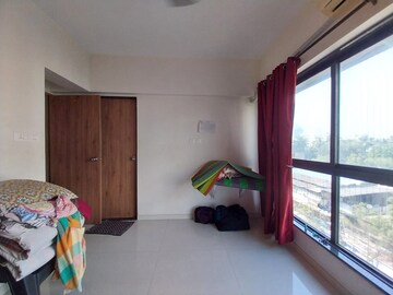 Furnished Amenities in 1 BHK Apartment at Goregaon East – for Rent