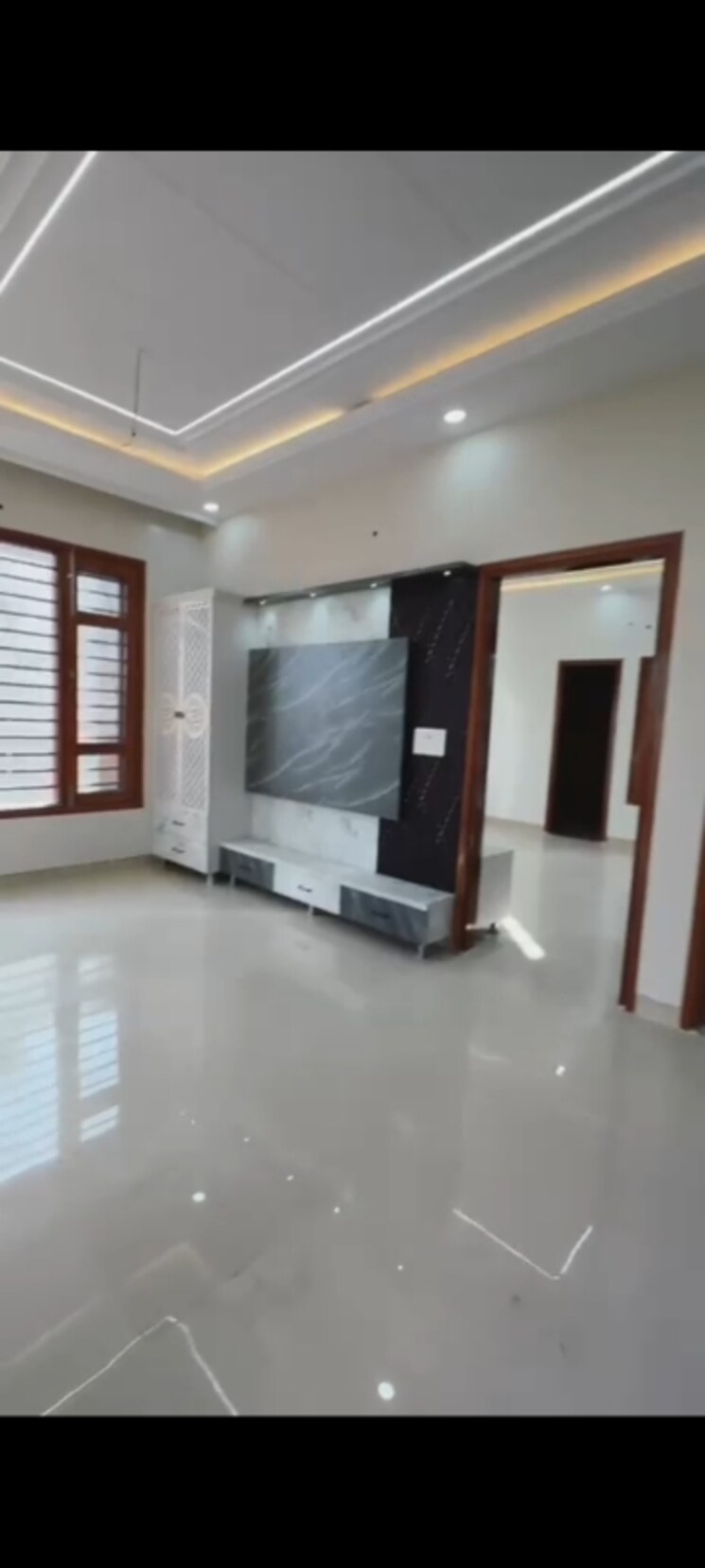 Room, sunny enclave 4 Bedroom 150 Sq.Yd. Villa In Sunny Enclave Mohali 9486248
