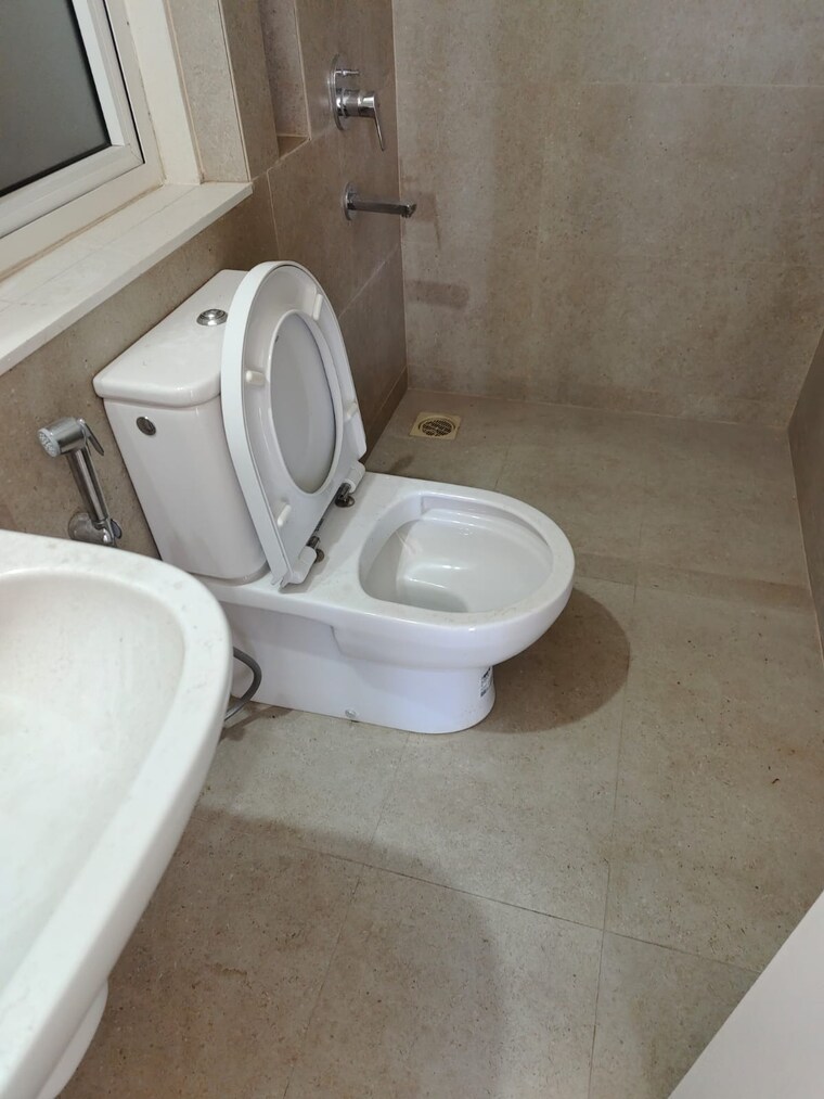 Bathroom, tata-serein 4 Bedroom 1800 Sq.Ft. Apartment In Pokhran Road No Two Thane 9486249