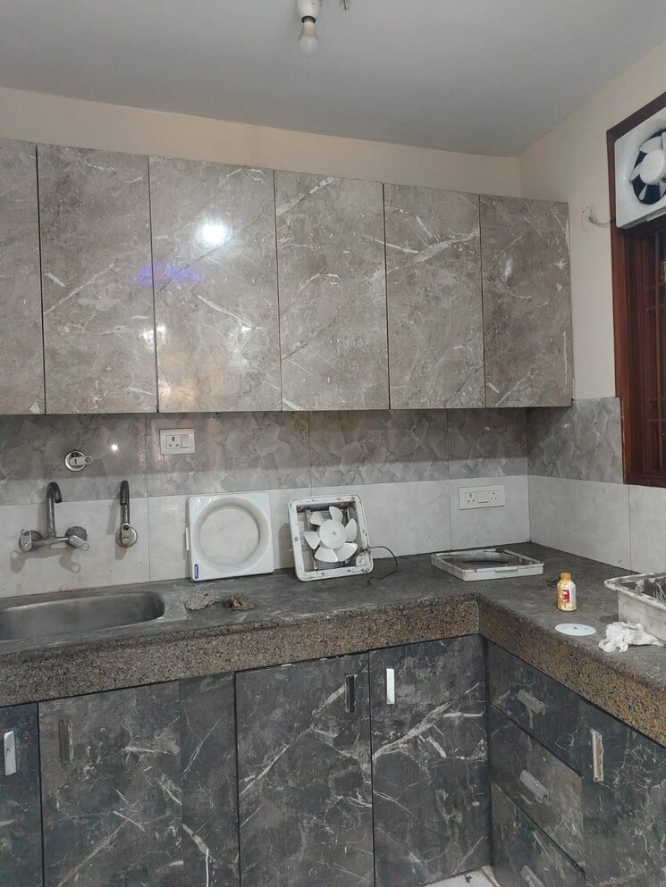 Kitchen, shivalik colony 3 Bedroom 1800 Sq.Ft. Builder Floor In Shivalik Colony Delhi 9486260