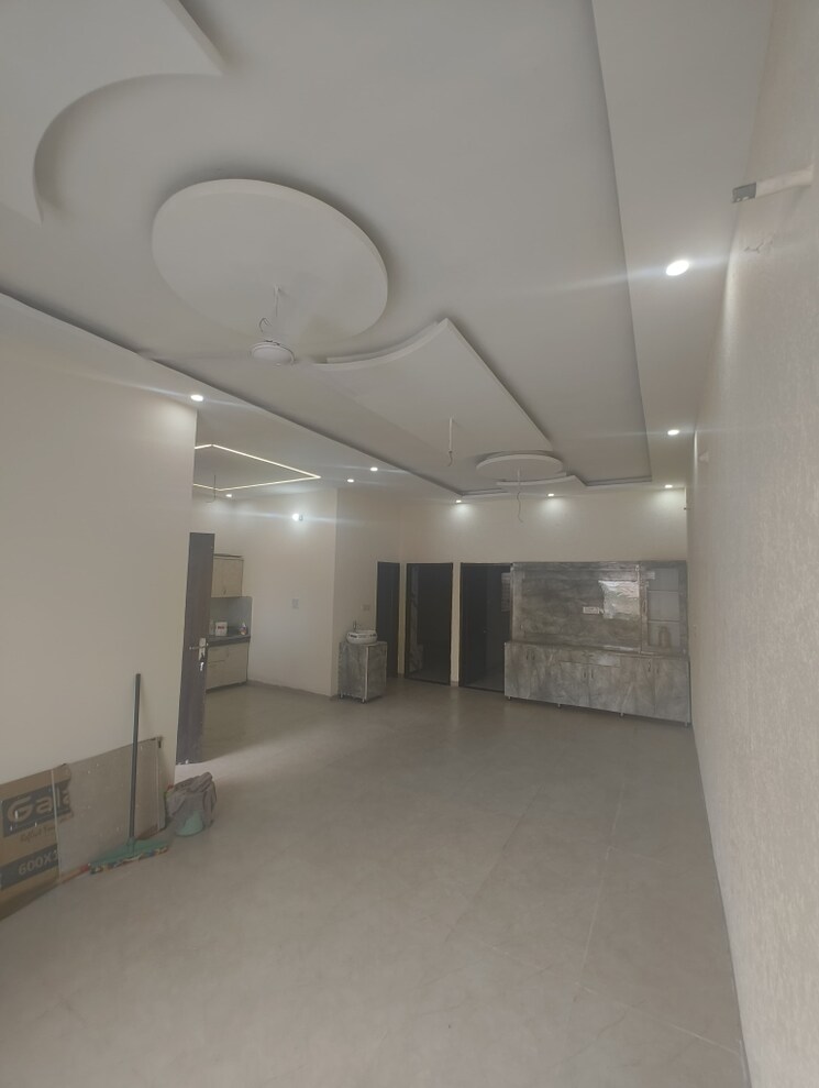 Room, pabhat 2 Bedroom 146 Sq.Yd. Independent House In Pabhat Zirakpur 9486262