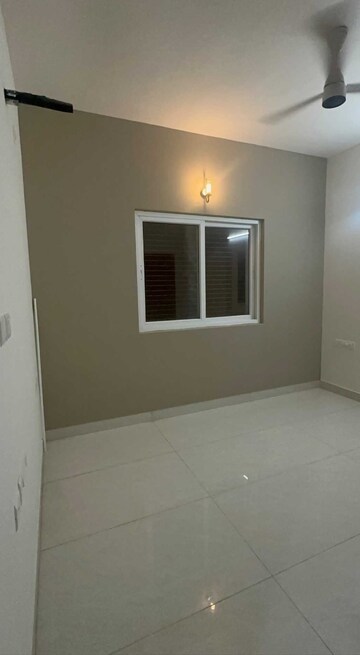 Room in 3 BHK Apartment at Prestige Beverly Hills, Kokapet – for Rent