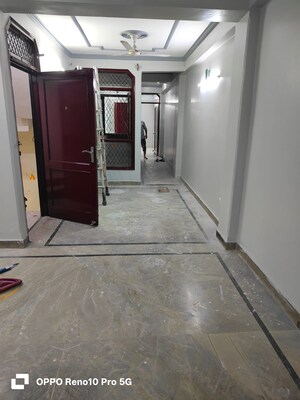 Room in 4 BHK Builder Floor at Jangpura – for Rent