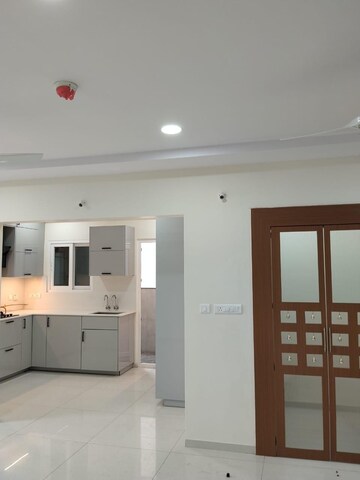 Room in 3 BHK Apartment at Rajapushpa Provincia, Narsingi – for Rent