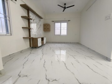 Room in 2 BHK Apartment at Lb Shastri Nagar – for Rent