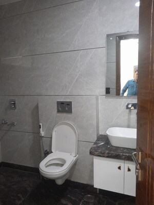 Bathroom in 4 BHK Builder Floor at Rohini Sector 26 – for Rent