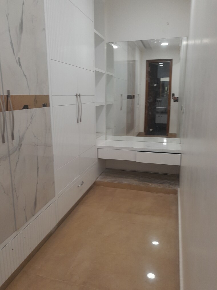 Bathroom, rohini sector 26 4 Bedroom 207 Sq.Mt. Builder Floor In Rohini Sector 26 Delhi 9486323