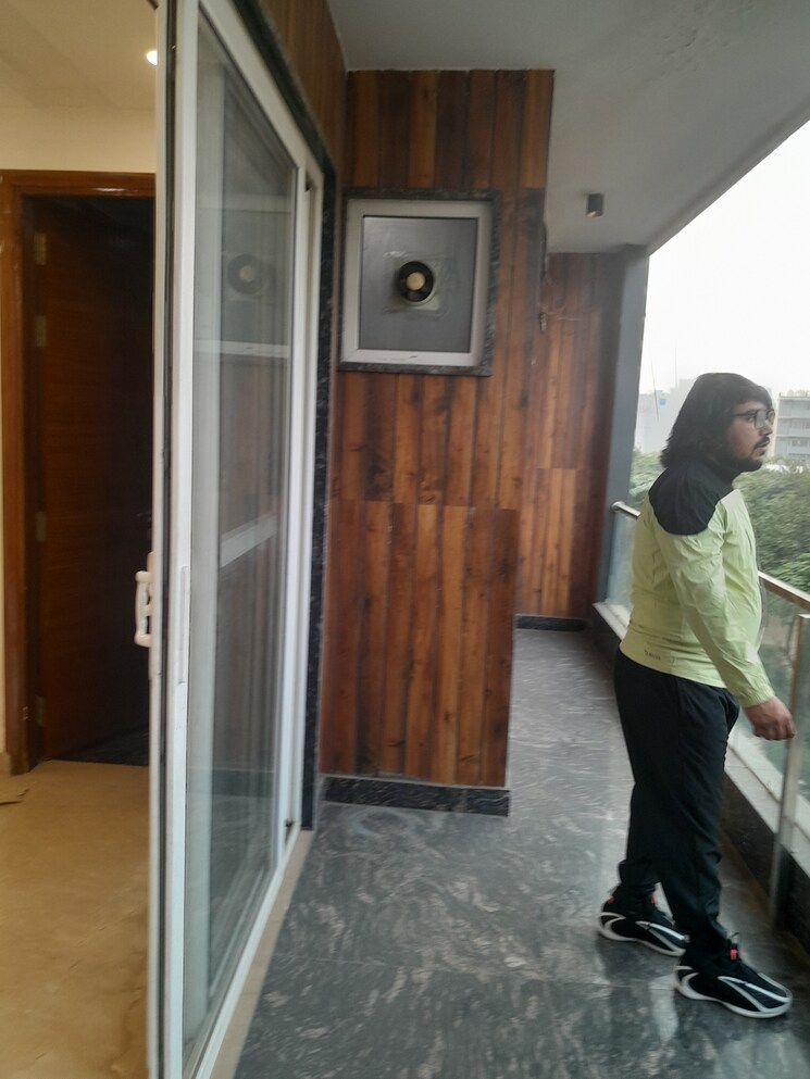 undefined, rohini sector 26 4 Bedroom 207 Sq.Mt. Builder Floor In Rohini Sector 26 Delhi 9486323