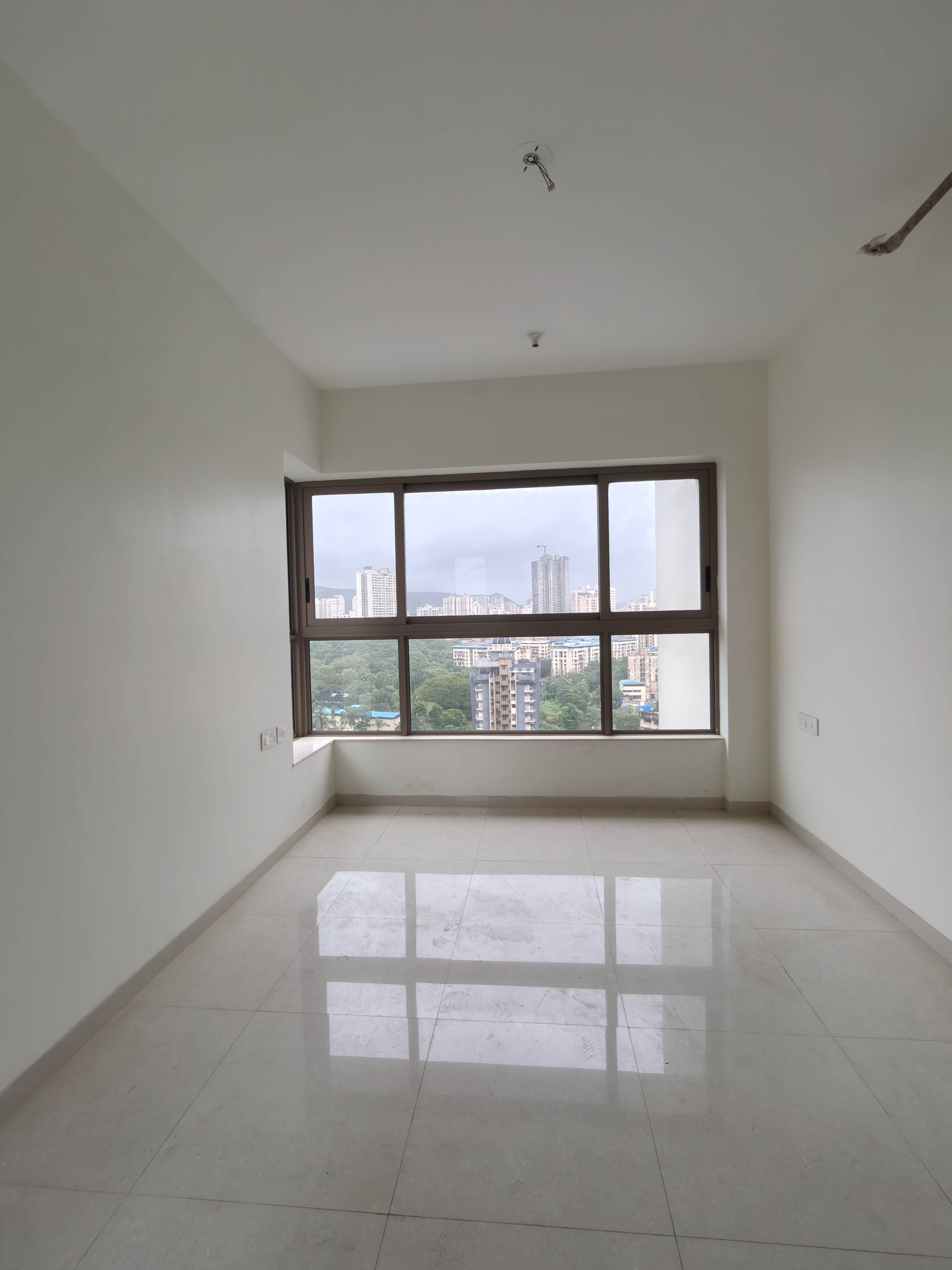 2 BHK + Pooja Room Apartment For Sale in Kalpataru Paramount