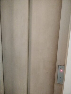 Furnished Amenities in 4 BHK Apartment at Defence Colony – for Rent