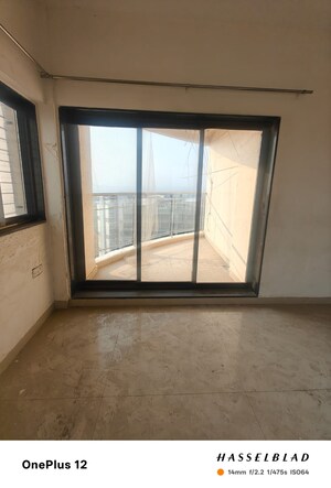 Room in 4 BHK Apartment at Yayati CHS, Seawoods – for Rent