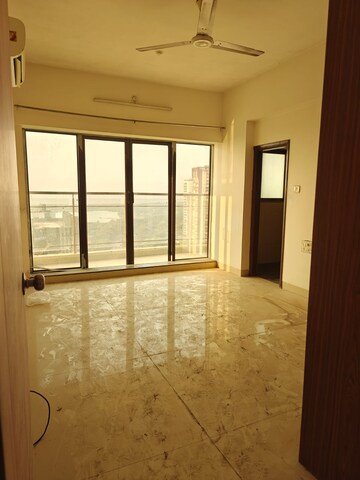 Room in 4 BHK Apartment at Yayati CHS, Seawoods – for Rent